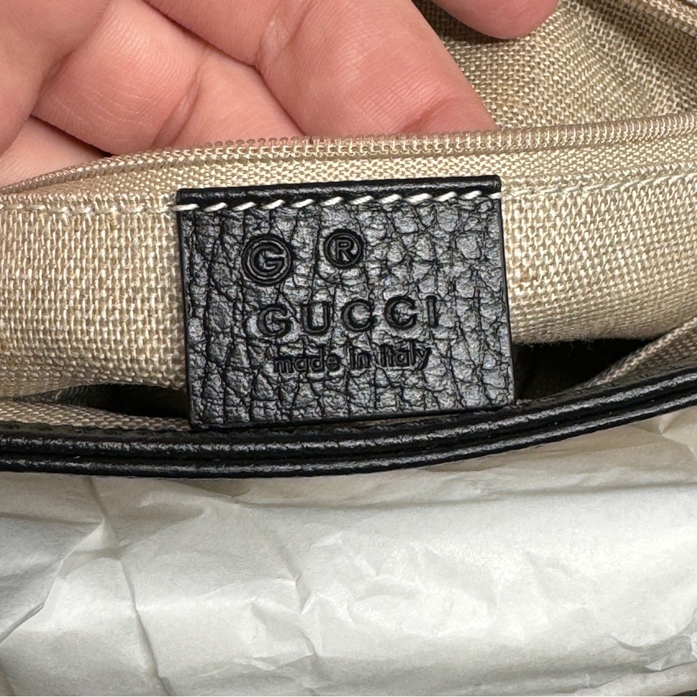 Gucci Interlocking Black Leather Chain Crossbody - Picture 9 of 13